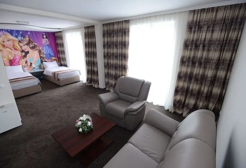 اتاق خانوادگی, Garni Hotel Hollywoodland Wellness & Aquapark