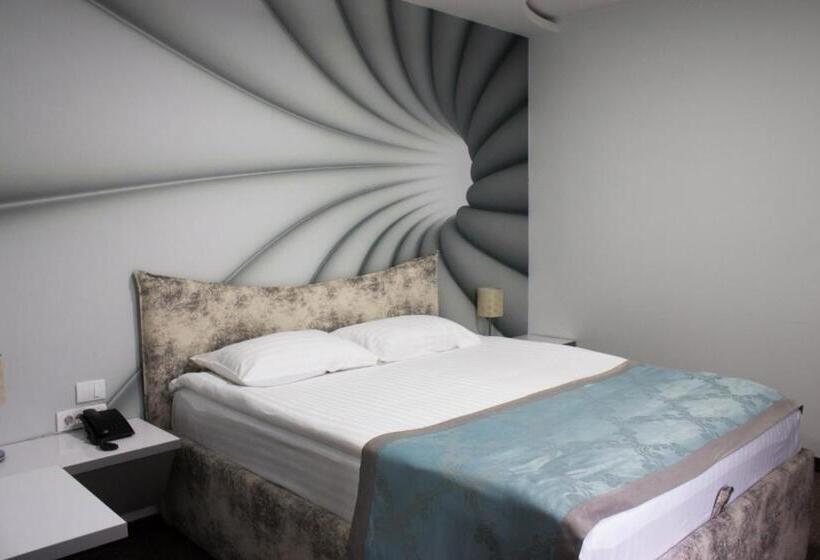 سوییت, Garni Hotel Hollywoodland Wellness & Aquapark