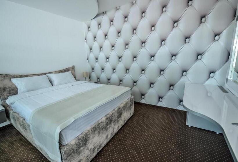 سوییت, Garni Hotel Hollywoodland Wellness & Aquapark