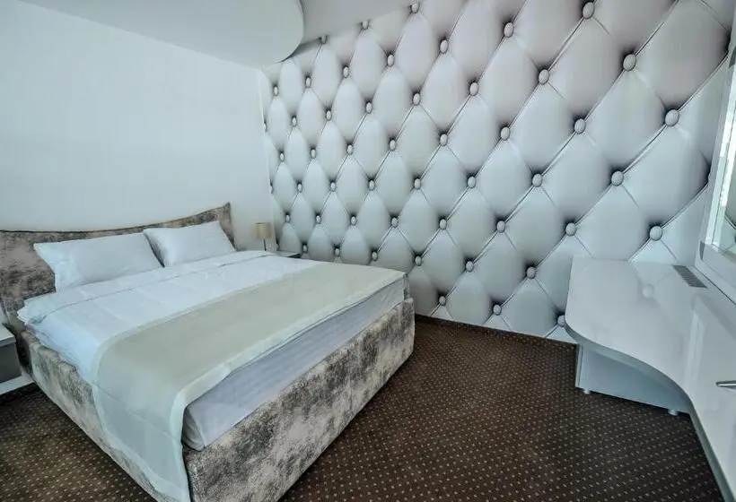 سوییت, Garni Hotel Hollywoodland Wellness & Aquapark