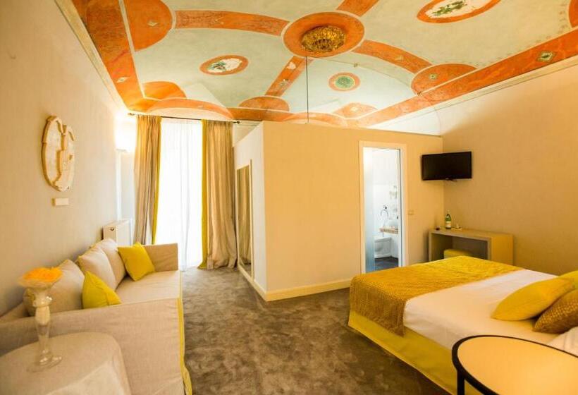 浪漫感的房间, Palazzo Franceschini