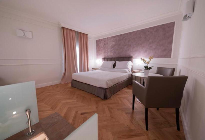 豪华房间, Palazzo Franceschini