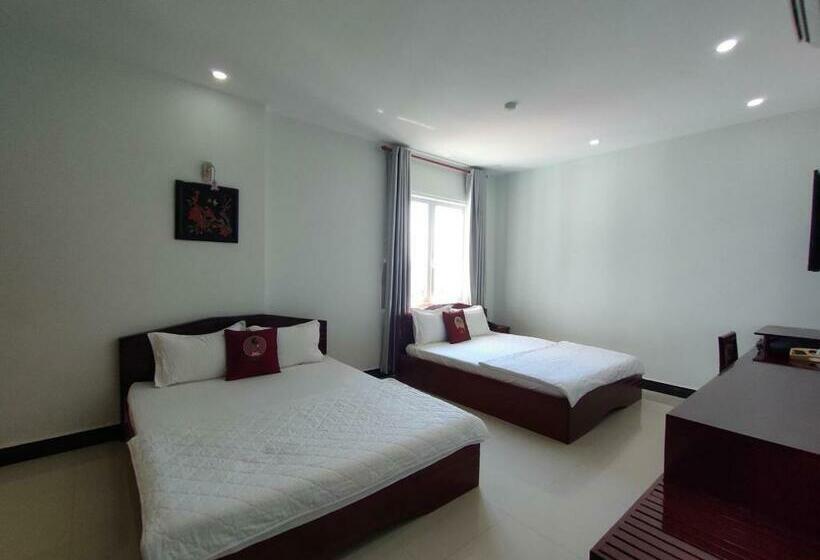 اتاق لوکس, Thanh Lam