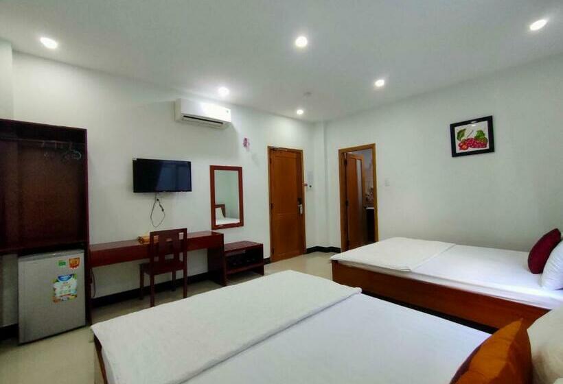 اتاق لوکس, Thanh Lam