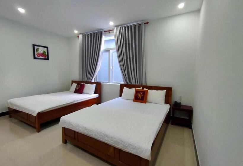 اتاق لوکس, Thanh Lam