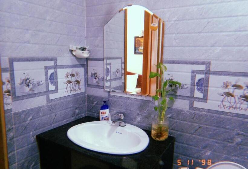 اتاق لوکس, Thanh Lam