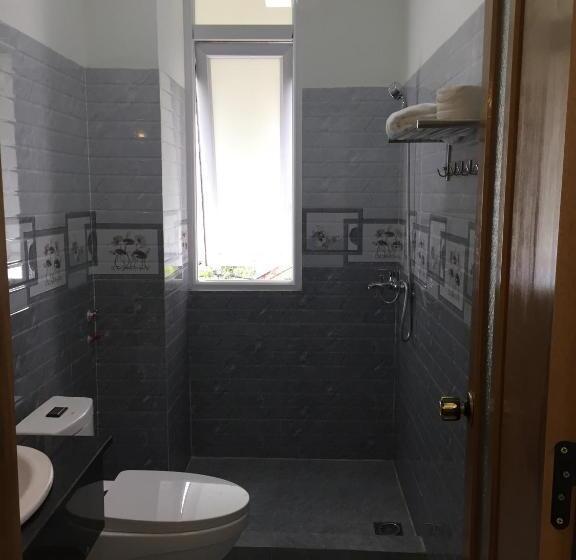 اتاق لوکس, Thanh Lam