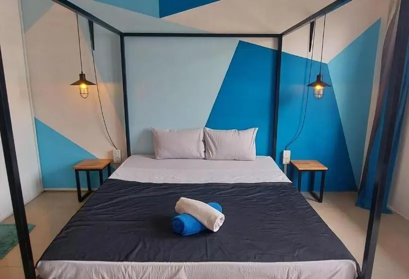 اتاق لوکس با تخت بزرگ, The Place Hostel Battambang