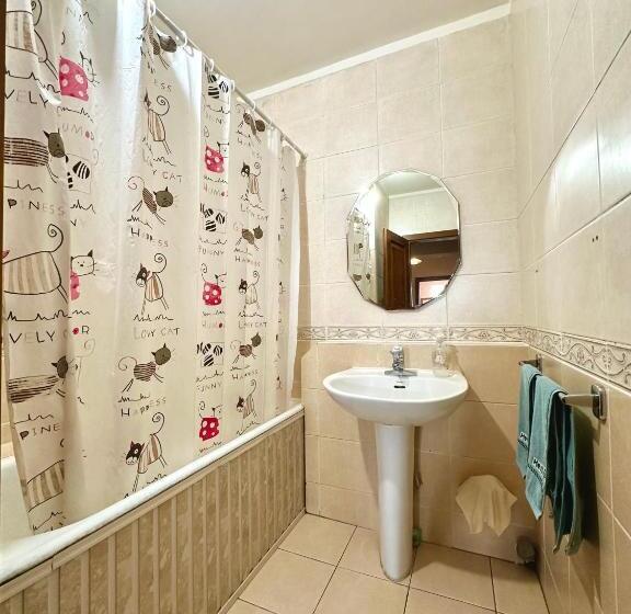 تختخواب در اتاق مشترک, Amar Guest House