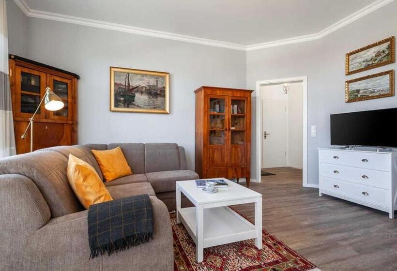 1 Bedroom Apartment Lake View, App Lolita