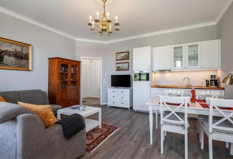 1 Bedroom Apartment Lake View, App Lolita