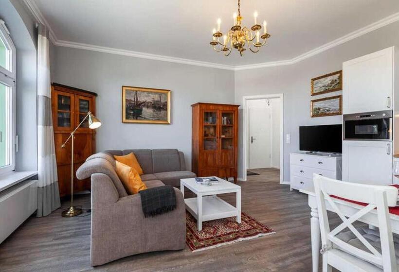 1 Bedroom Apartment Lake View, App Lolita