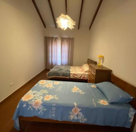 اتاق استاندارد سه نفره, Casa Prof Blanquita