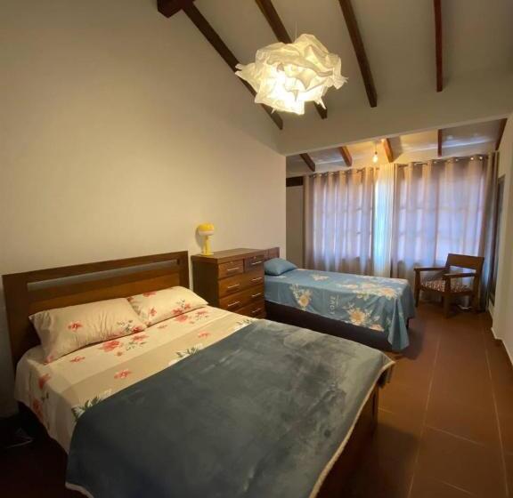 اتاق استاندارد سه نفره, Casa Prof Blanquita