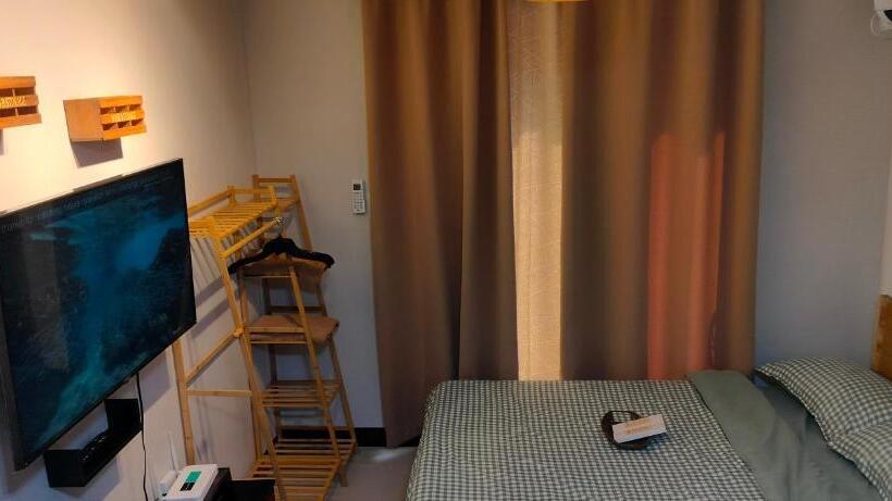 استودیو استاندارد با چشم‌انداز استخر, Idanna Staycation