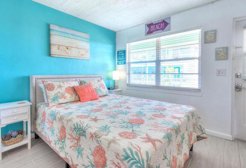 스탠다드 스튜디오, Tropic Terrace Suite #56   Beachfront Resort