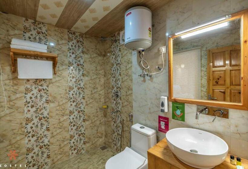 발코니 디럭스 룸, Zostel Kotgarh