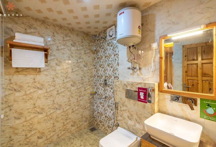 4인용 수피리어 룸, Zostel Kotgarh