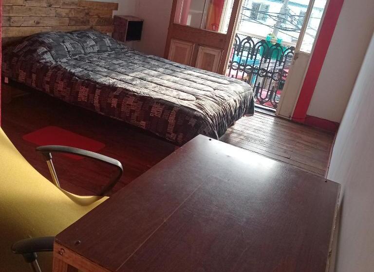 اتاق استاندارد با بالکن, Valparadise Hostel