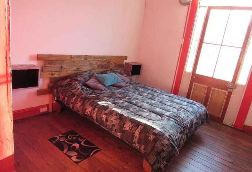 اتاق استاندارد با بالکن, Valparadise Hostel