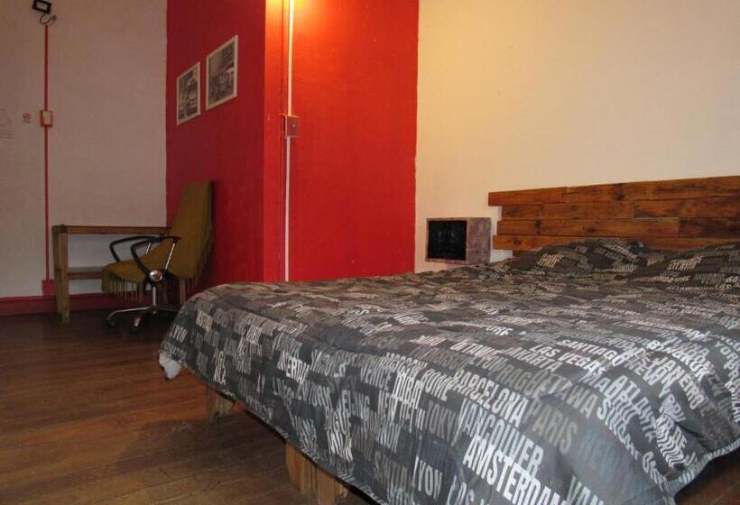 اتاق استاندارد با بالکن, Valparadise Hostel