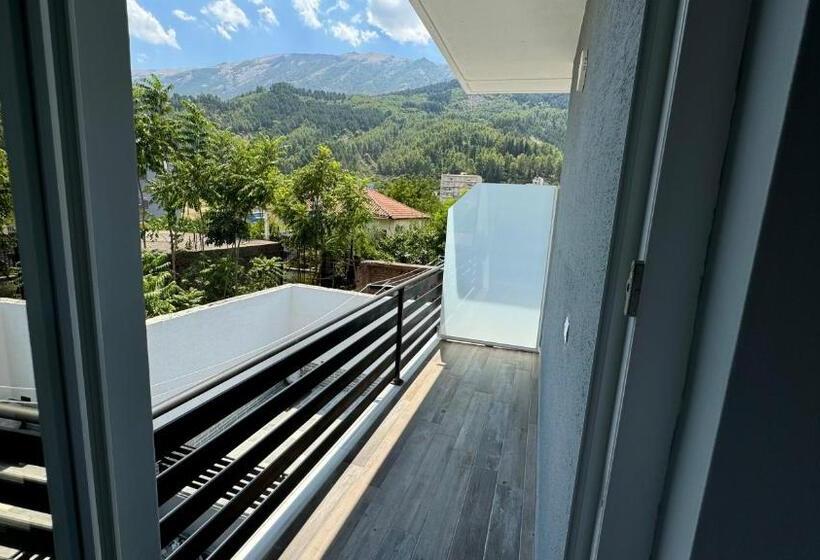 غرفة قياسية مزوَّدة بشُرفة, Bizant