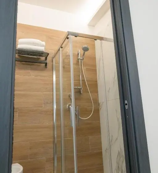 Standard Kolmen Hengen Huone, Cocceio