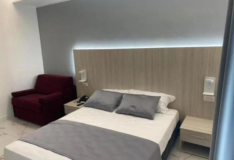 Standard Kolmen Hengen Huone, Cocceio
