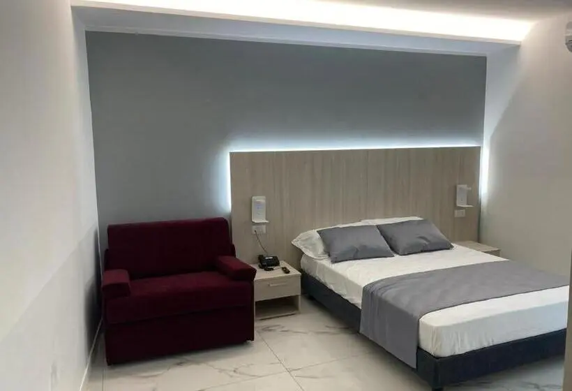 Standard Kolmen Hengen Huone, Cocceio