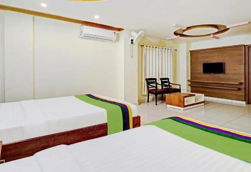 Deluxe Room, Skanda Suites