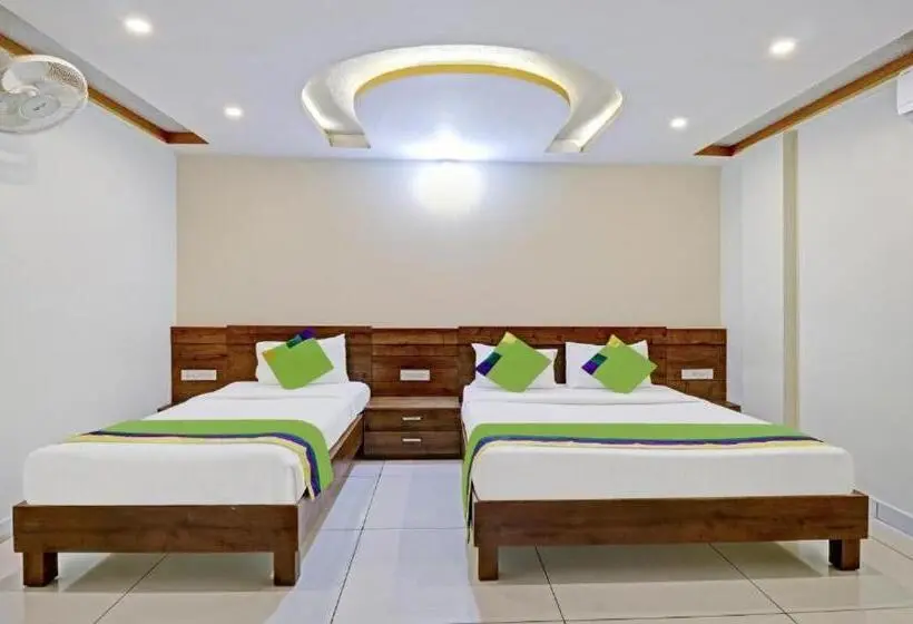Deluxe Room, Skanda Suites