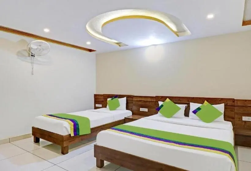 Deluxe Room, Skanda Suites