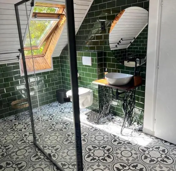 スタンダード4人部屋, Bor és Kenyér