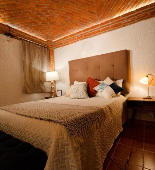 标准间带阳台, La Casa De Las Poesías