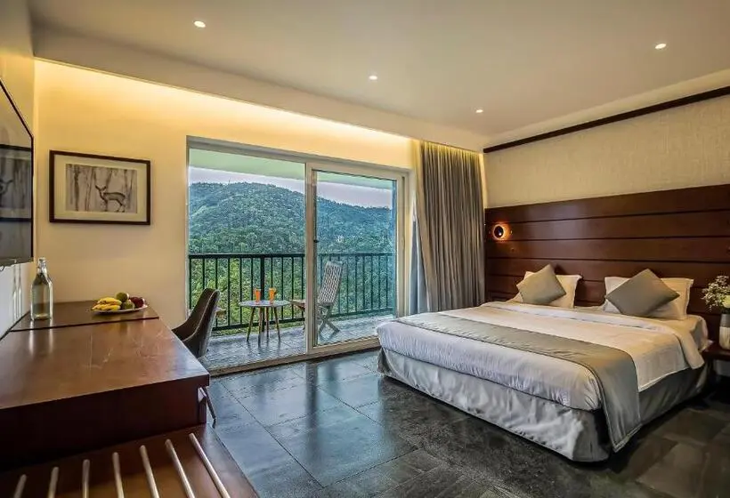 スーペリアールーム, The Violet Thekkady