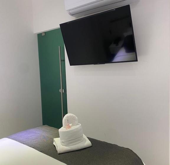 غرفة قياسية, Crown