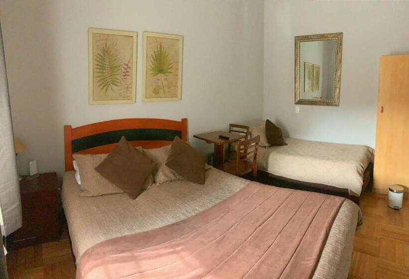 חדר סטנדרט לשלושה עם חדר אמבטיה משוף, Universitario