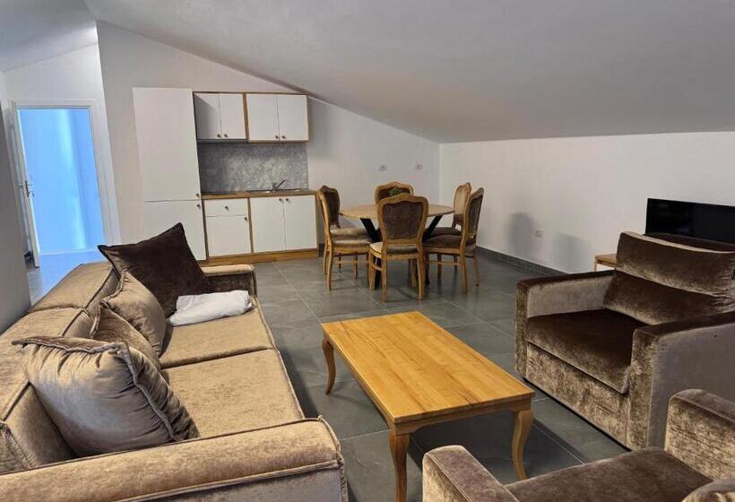 מיטת קינג בסוויטה, Inheritor Resort