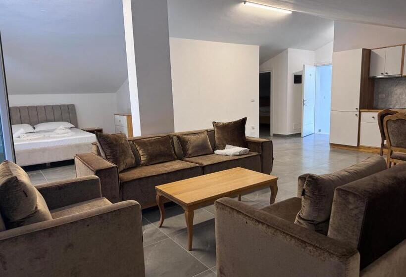 سوئیت با تخت بزرگ, Inheritor Resort