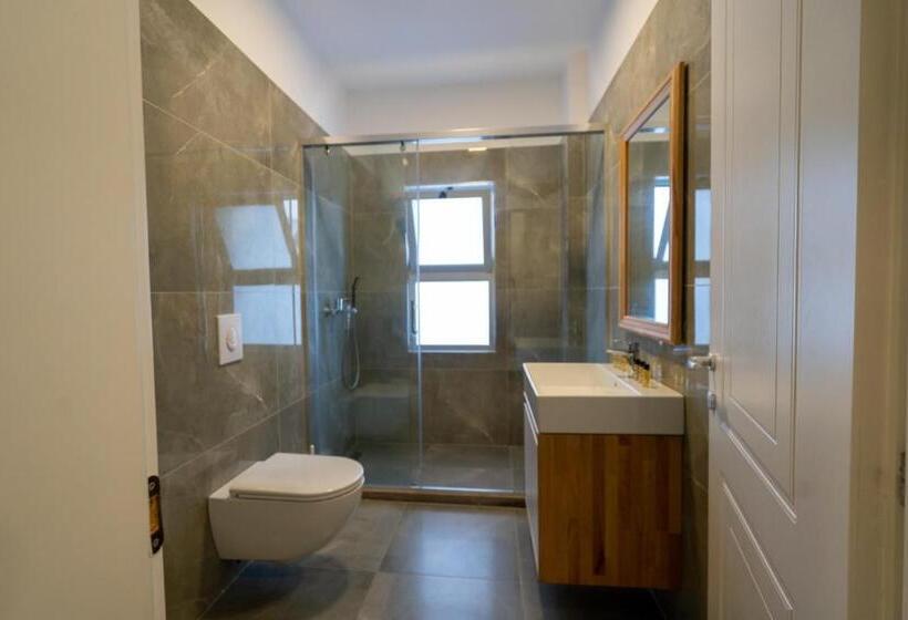 חדר משפתחתי סופריור, Inheritor Resort