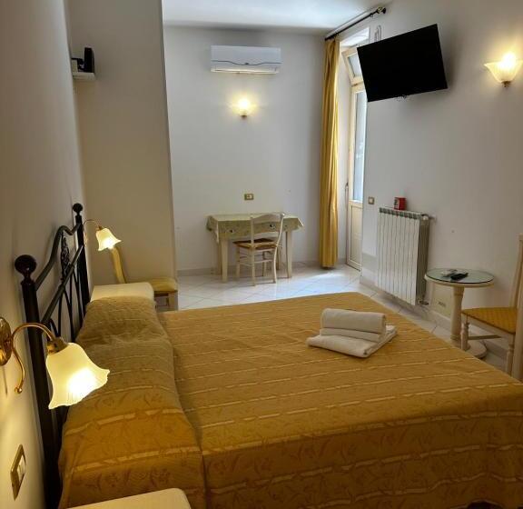 Номер Стандарт Трехместный, Camere Margot