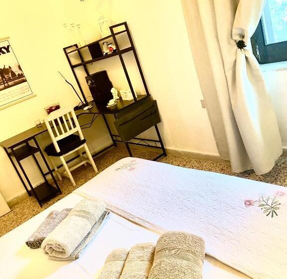 패밀리 룸, La Casa Di Polly