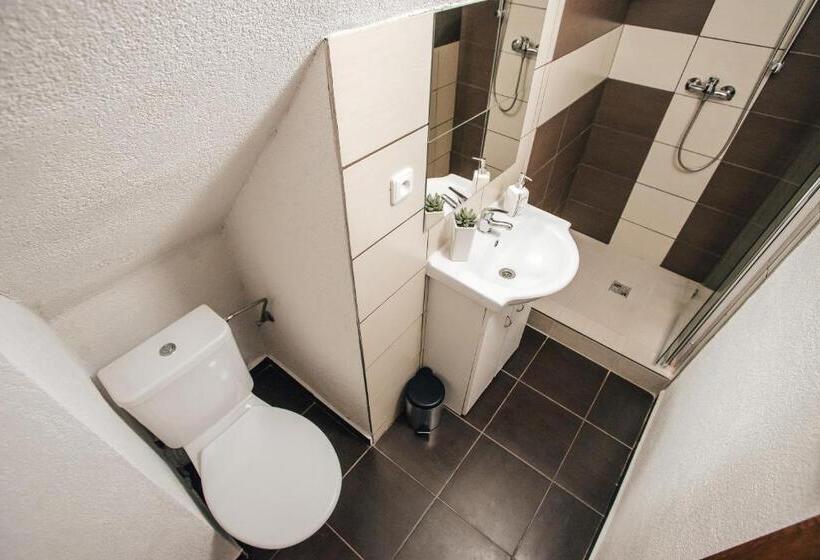 غرفة إدارية ثلاثية, Melior