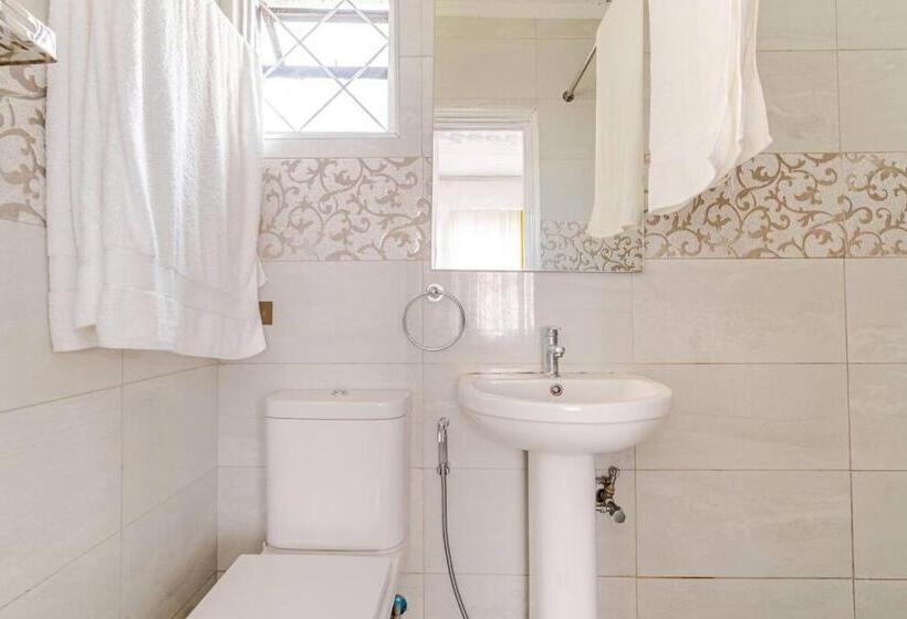 اتاق لوکس با تخت بزرگ, Saruni Homes