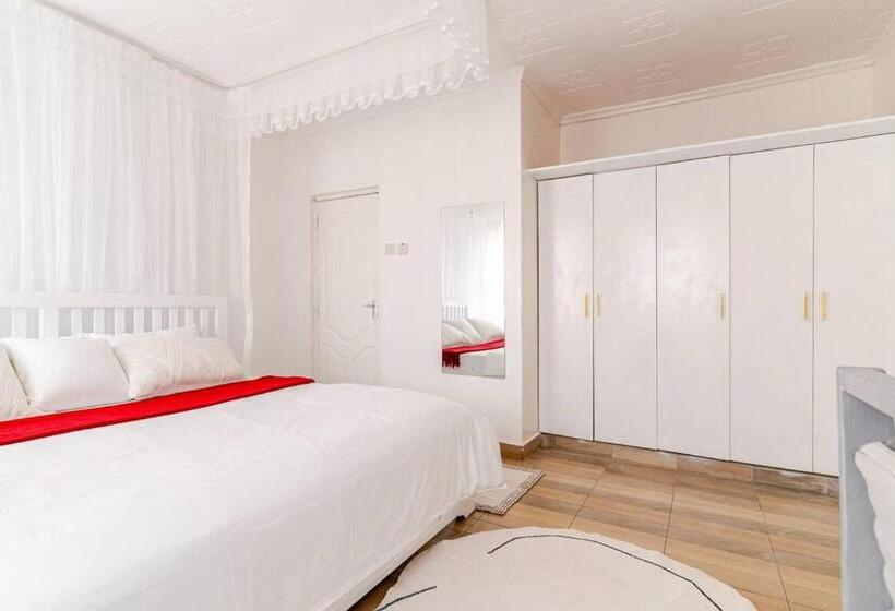 اتاق لوکس با تخت بزرگ, Saruni Homes