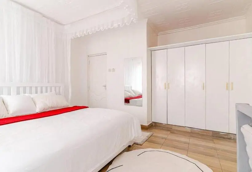 اتاق لوکس با تخت بزرگ, Saruni Homes