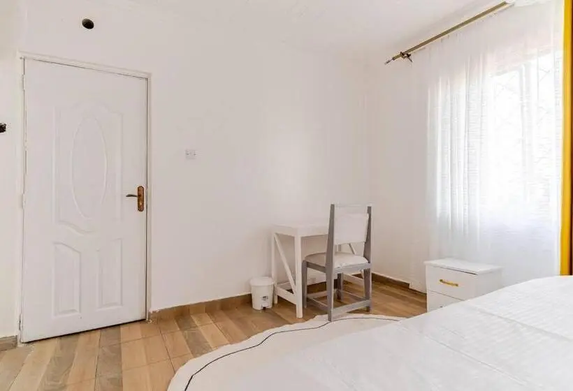 اتاق لوکس با تخت بزرگ, Saruni Homes