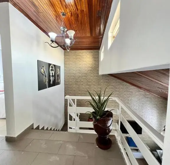 اتاق استاندارد, Saruni Homes