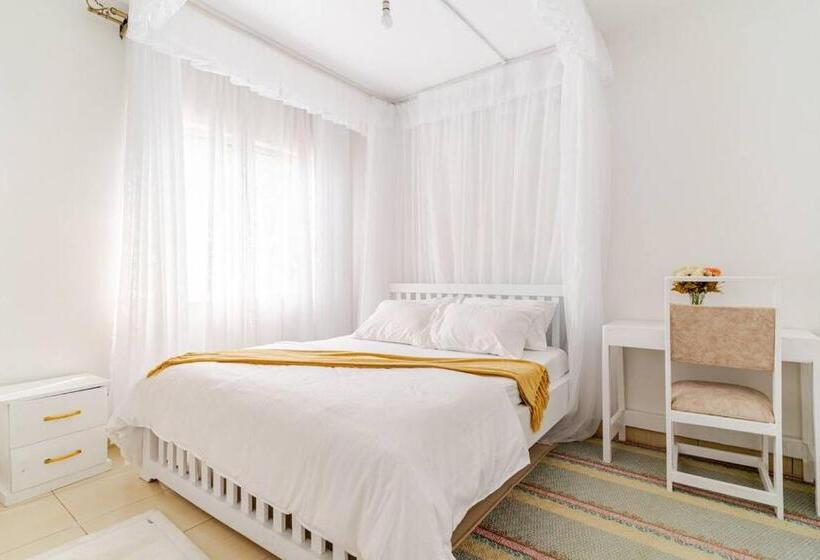 اتاق سوپریور, Saruni Homes