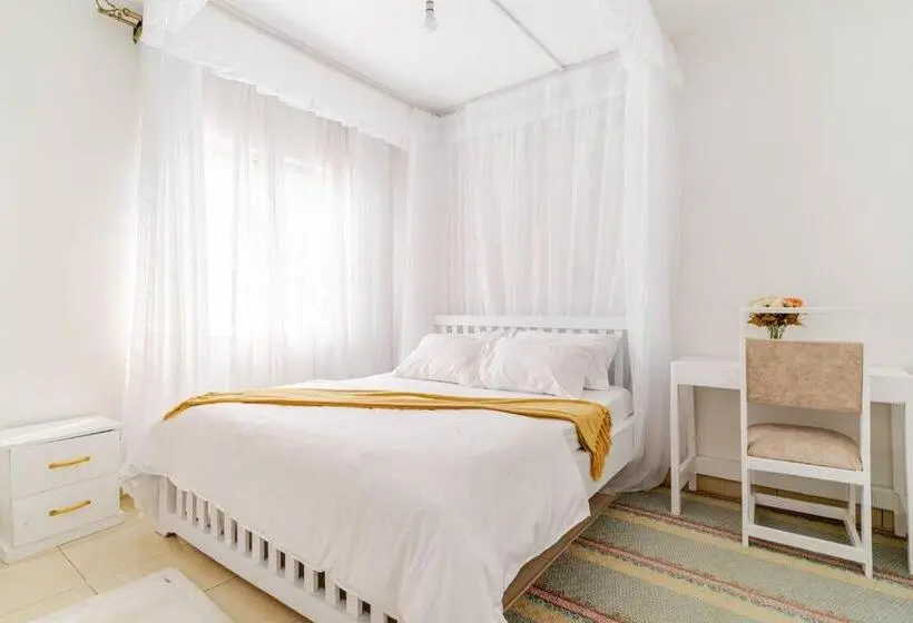 اتاق سوپریور, Saruni Homes
